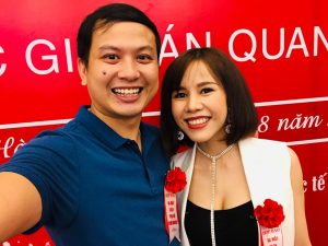 Hoa cài áo đại biểu – Mã số 05