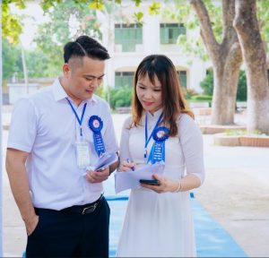 HOA CÀI ÁO ĐẠI BIỂU - HOA CÀI ÁO HỘI NGHỊ - HOA CÀI ÁO SỰ KIỆN
✅ Mã Sản Phẩm: HOA CÀI ÁO ĐẠI BIỂU - HOA CÀI ÁO HỘI NGHỊ - HOA CÀI ÁO SỰ KIỆN

✅ Tư vấn báo giá: Gọi Ngay


Quy cách kỹ thuật của Hoa cài áo đại biểu mã số 03
✔️ Chất liệu: Cánh hoa, đuôi nội dung in trên hoa được làm bằng vải lụa phi bóng

✔️ Kích thước: 8x24cm

✔️ Màu sắc: Có nhiều loại màu sắc khác nhau để bạn lựa chọn:


Hoa cài áo Đại Biểu Mã Số 03
Cửa hàng Hoa Cài áo đại biểu Đức Cường cung cấp các loại hoa cài áo đại biểu cho các dịp lễ lớn như: Lễ thành lập, Lễ kỷ niệm 10 năm, 20 năm, 30 năm, 40 năm, 50 năm....

Lễ khởi công, lễ khánh thành..vv